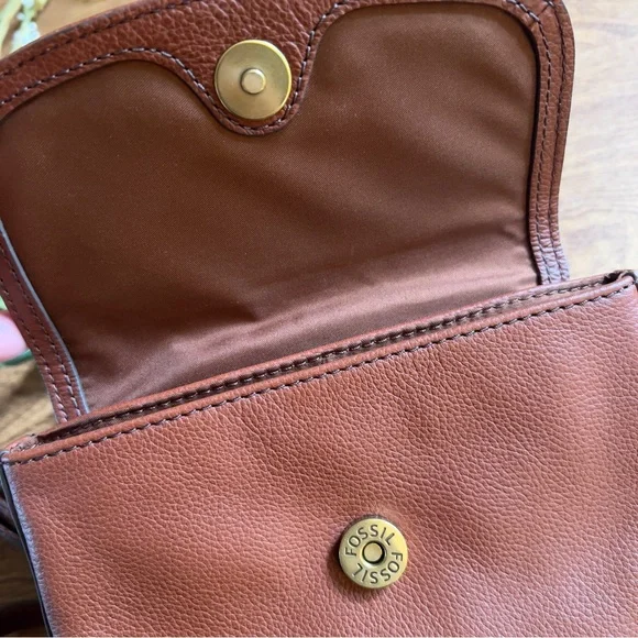 Fossil NWT Women’s Medium Brown Leather Convertible Fannie Mini Crossbody bag